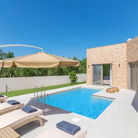 Alcova By Villa *